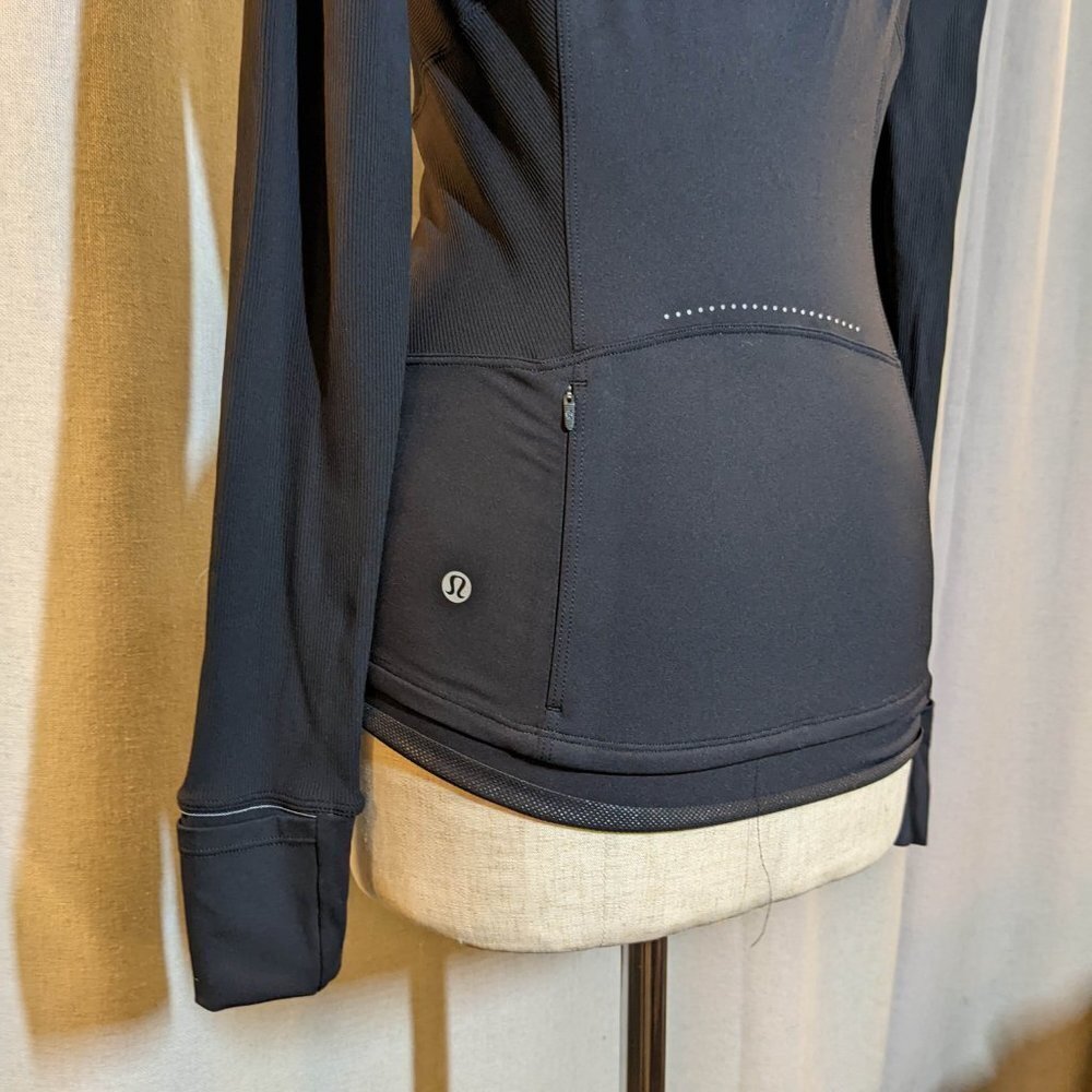 Lululemon Far and Free Nulux Black Slimming Running Jacket Hood Size 4 - Picture 9 of 9